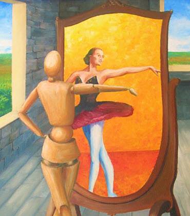 Un manichino di legno osserva una ballerina in uno specchio, con uno sfondo di un paesaggio luminoso.